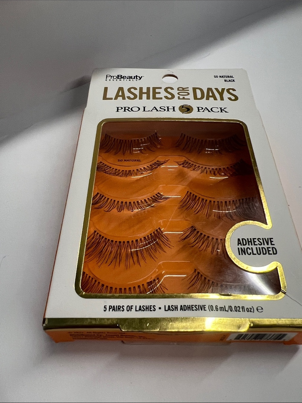 ProBeauty Essentials "Lashes for Days" five pairs of lashes and adhesive - New